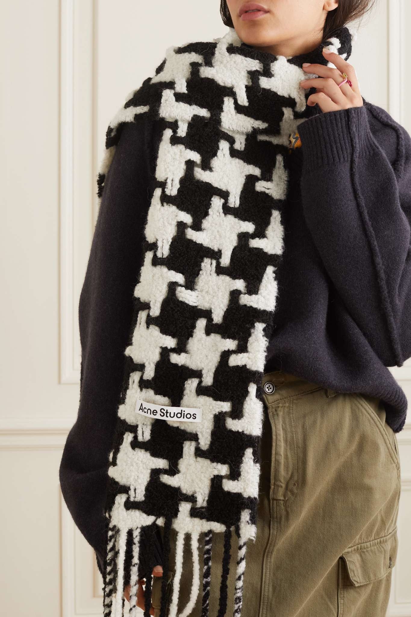 Acne Studios Fringed houndstooth alpaca-blend scarf