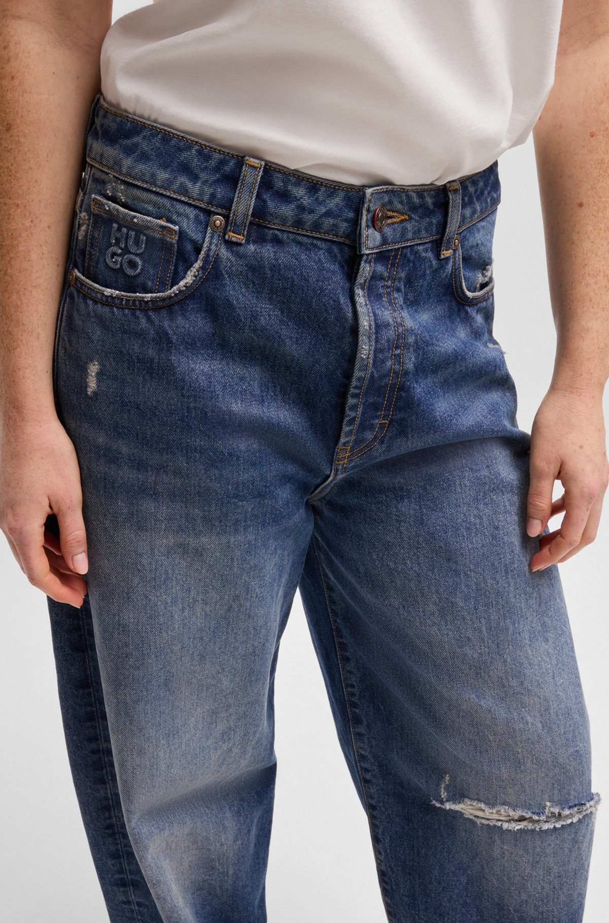 TAPERED-FIT JEANS WITH BARREL LEG - 5