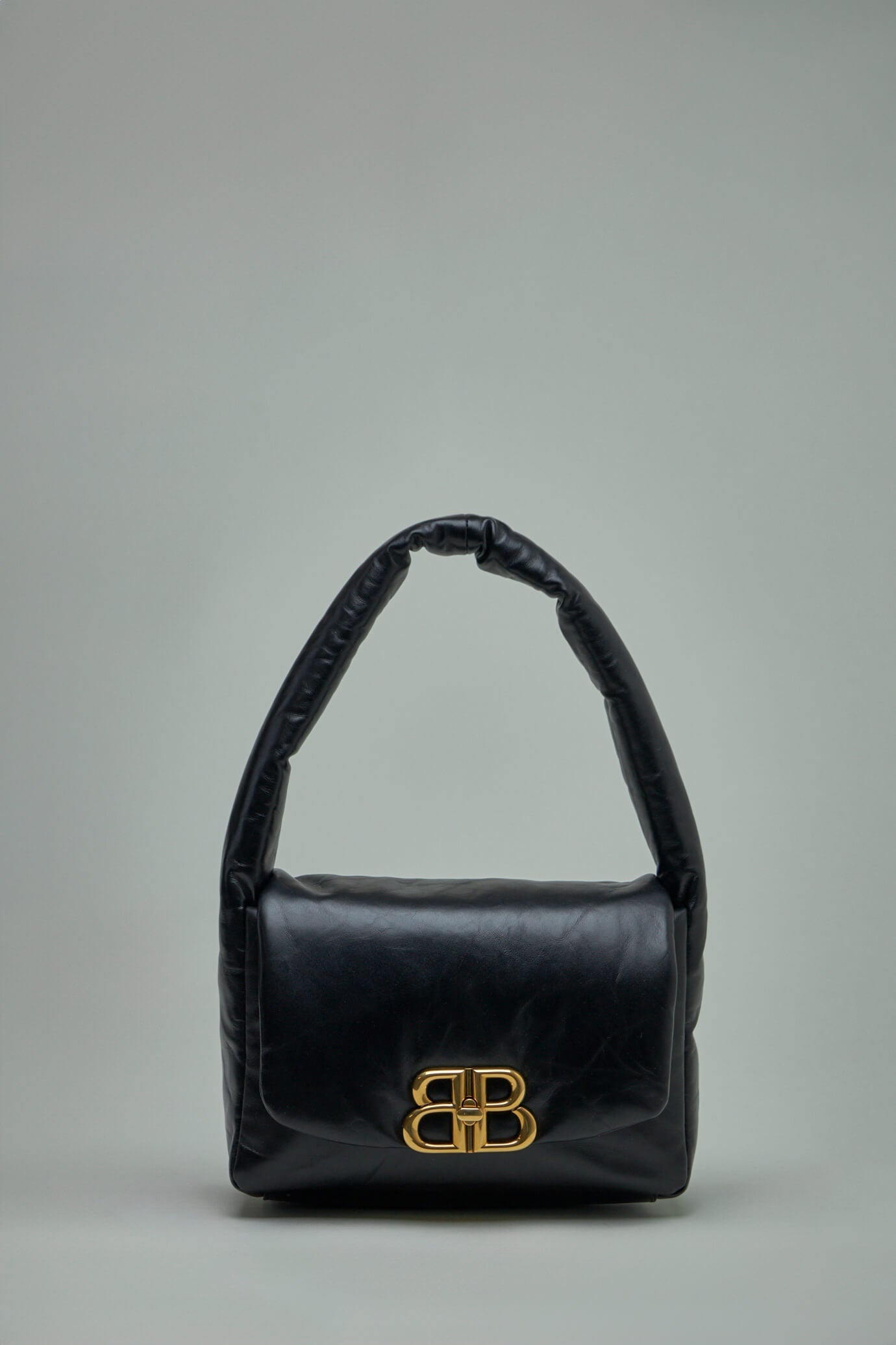 お買い得！！★ Balenciaga ★ Monaco スリングバッグ S BALENCIAGA Monaco Sling Bag S | labelsfashion | REVERSIBLE