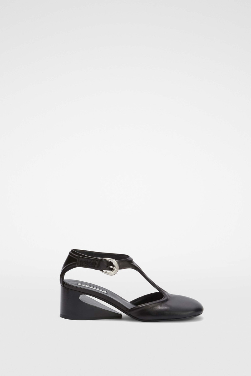 Mary Jane Pumps 1
