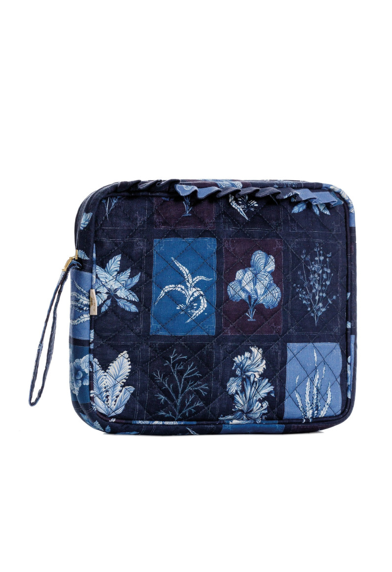Travel Pouch Large 3
