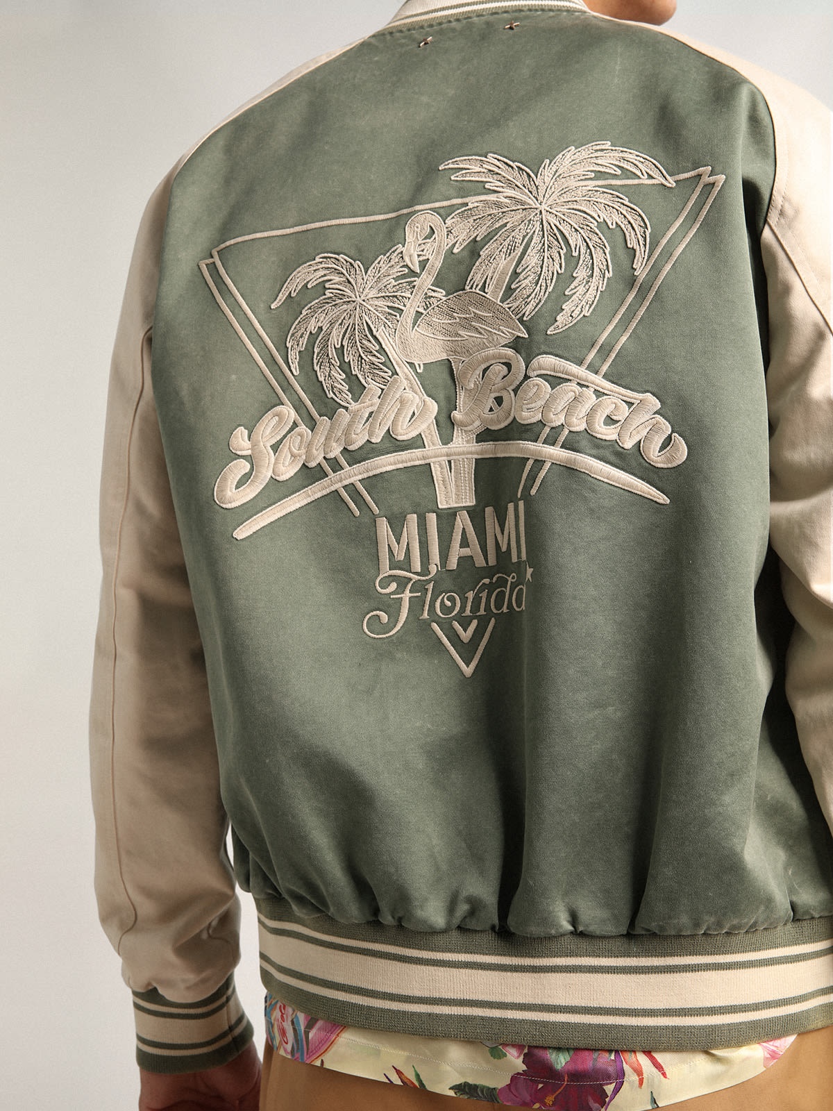 Military-green and white Journey Collection Eric bomber jacket with a lived-in effect and contrastin - 4