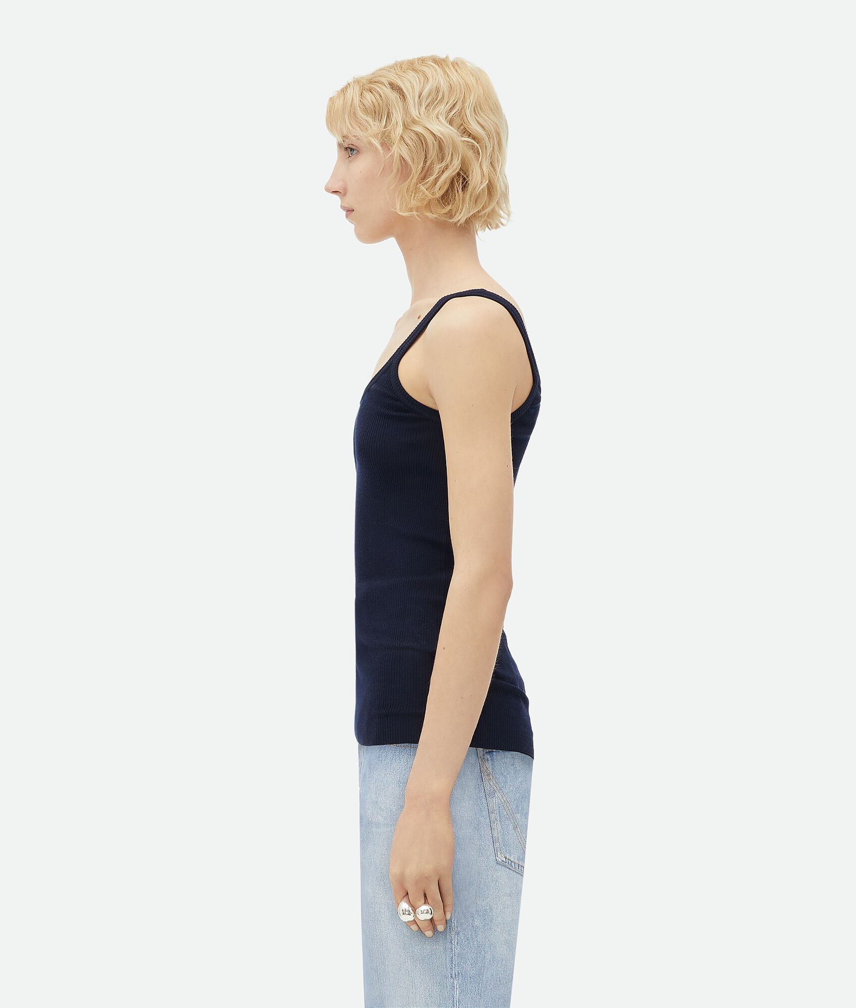 Light Wool Slim Tank Top - 2
