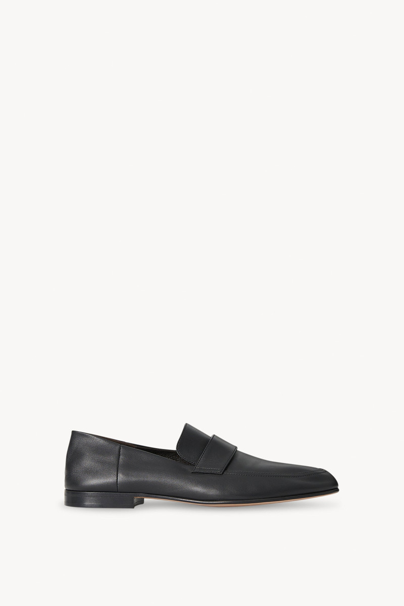 Classic Loafer in Leather 1