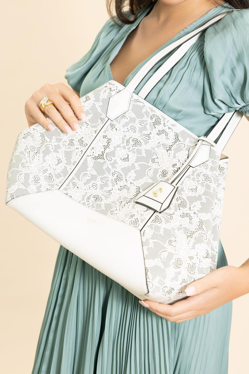 JIMMY CHOO Diamond MediumTote outlook