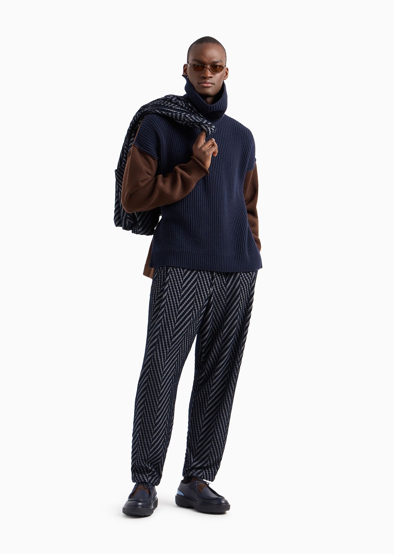 Single-breasted jacket in viscose and cotton-blend chevron jacquard jersey - 4