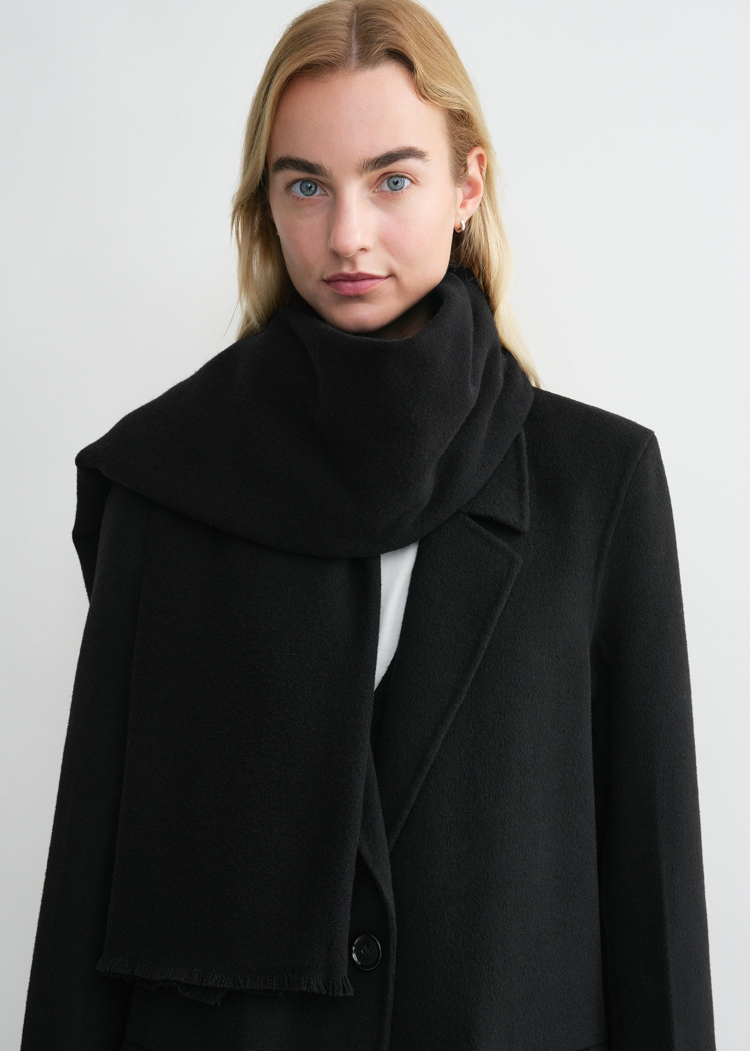 Wide classic wool scarf black - 4