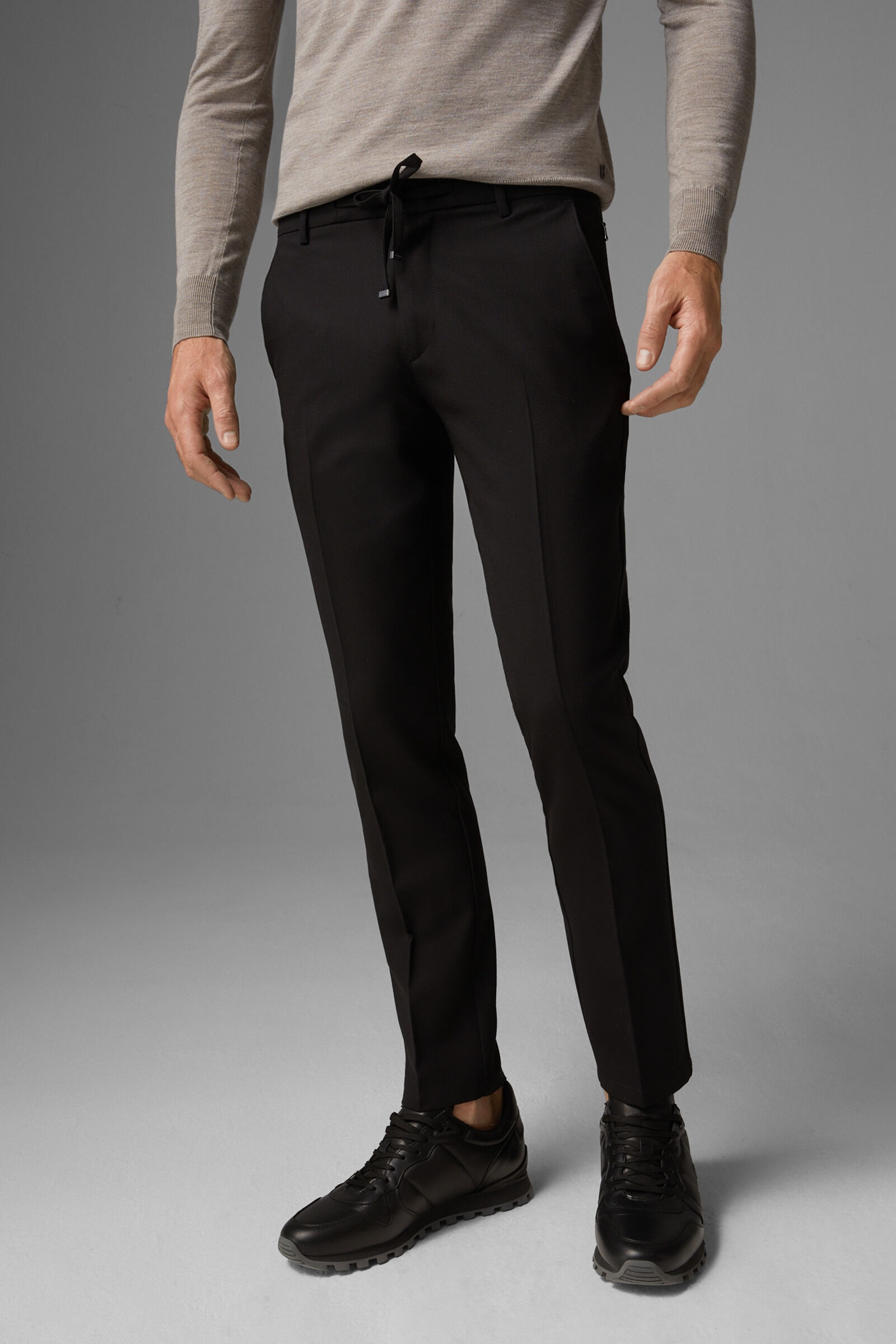 Riley Business jogging pants in Black - 2
