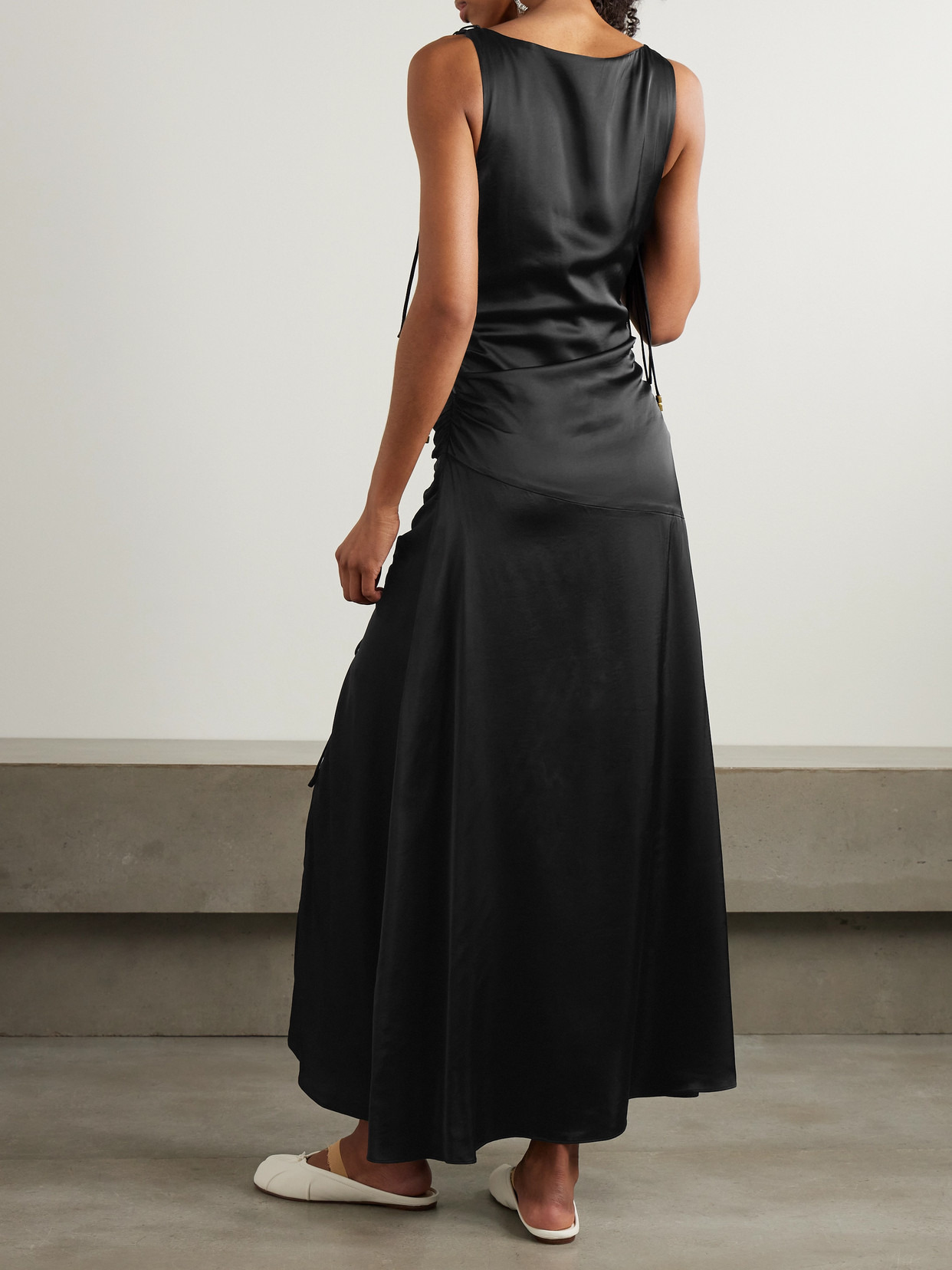 Tie-detailed Ruched Satin Midi Dress - 3