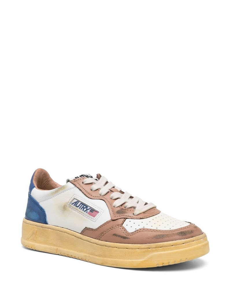 AUTRY Super Vintage low-top sneakers outlook