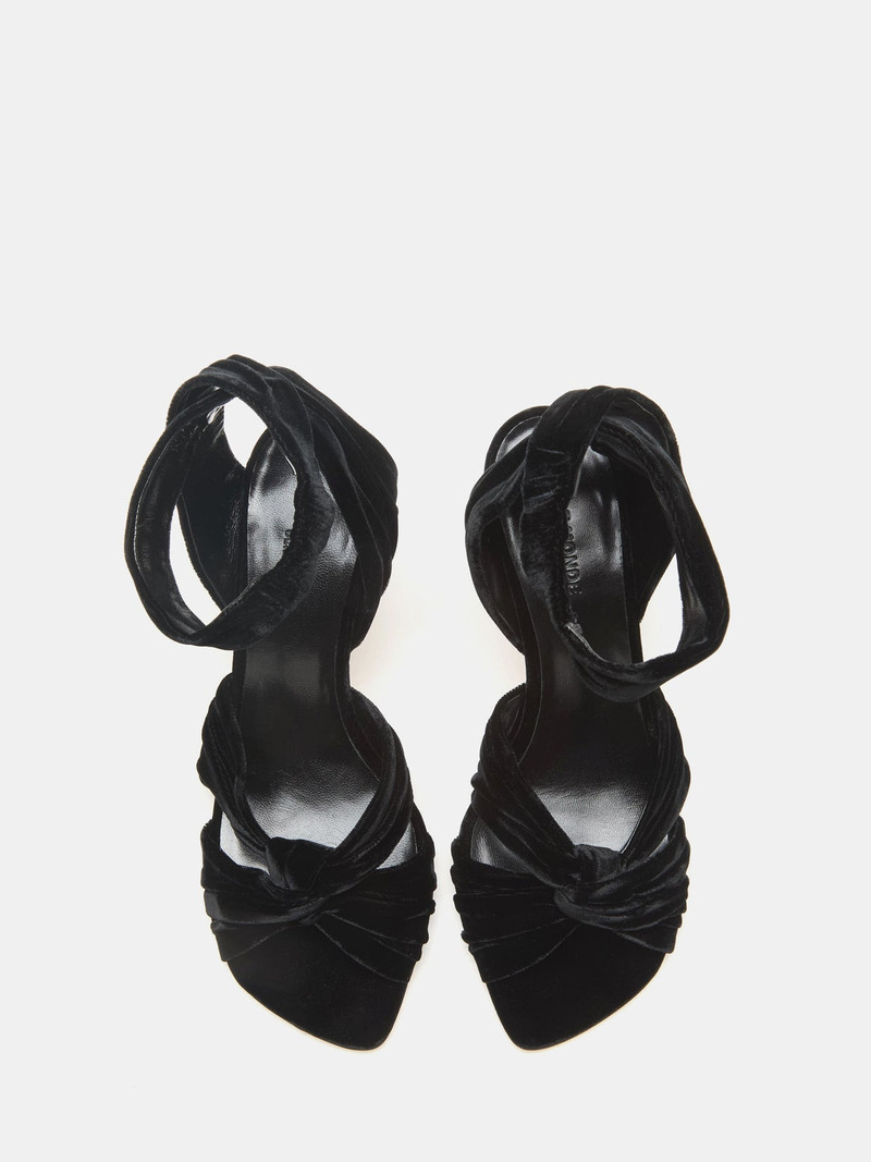 Antonia Pump / Black Velvet 3