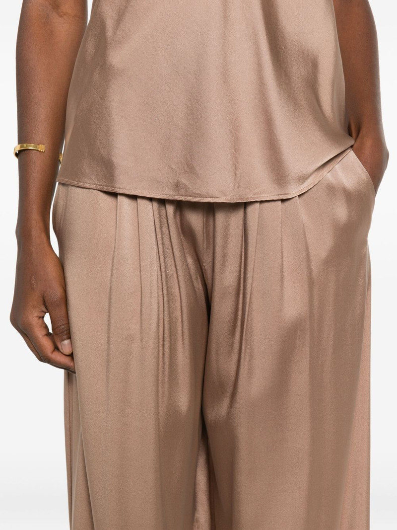 elastic-waistband trousers 5