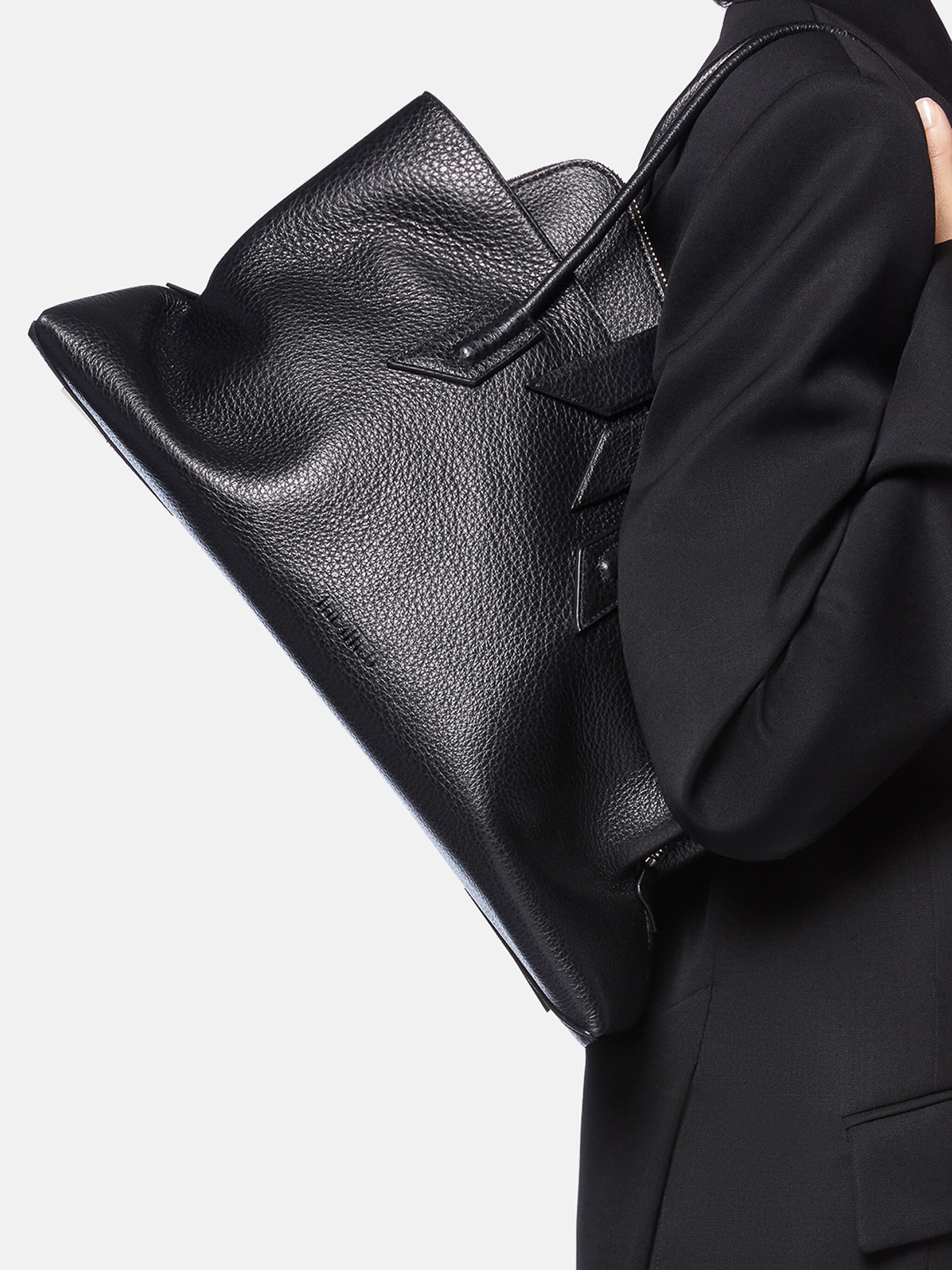 "LA PASSEGGIATA MEDIUM" BLACK TOP HANDLE 2
