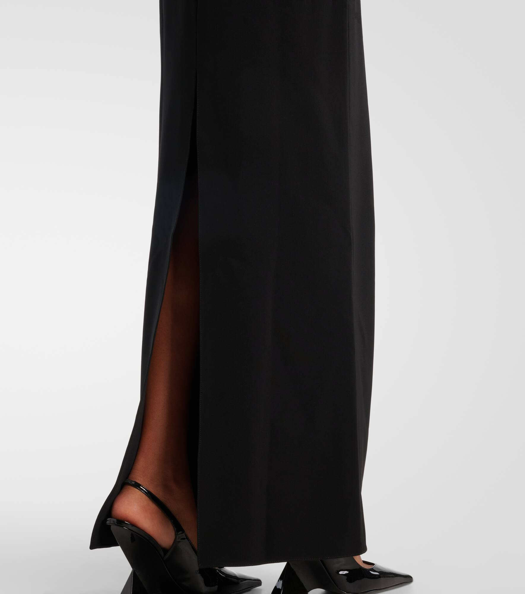 Circle open-back high-neck gown - 7