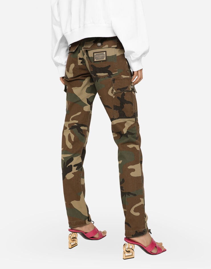 Cotton cargo pants with camouflage print - 4