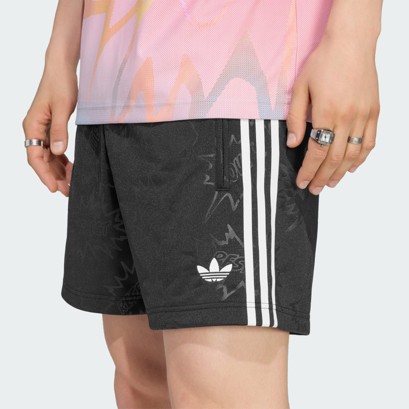 LOVE UNITES 3 STRIPES SHORTS 7