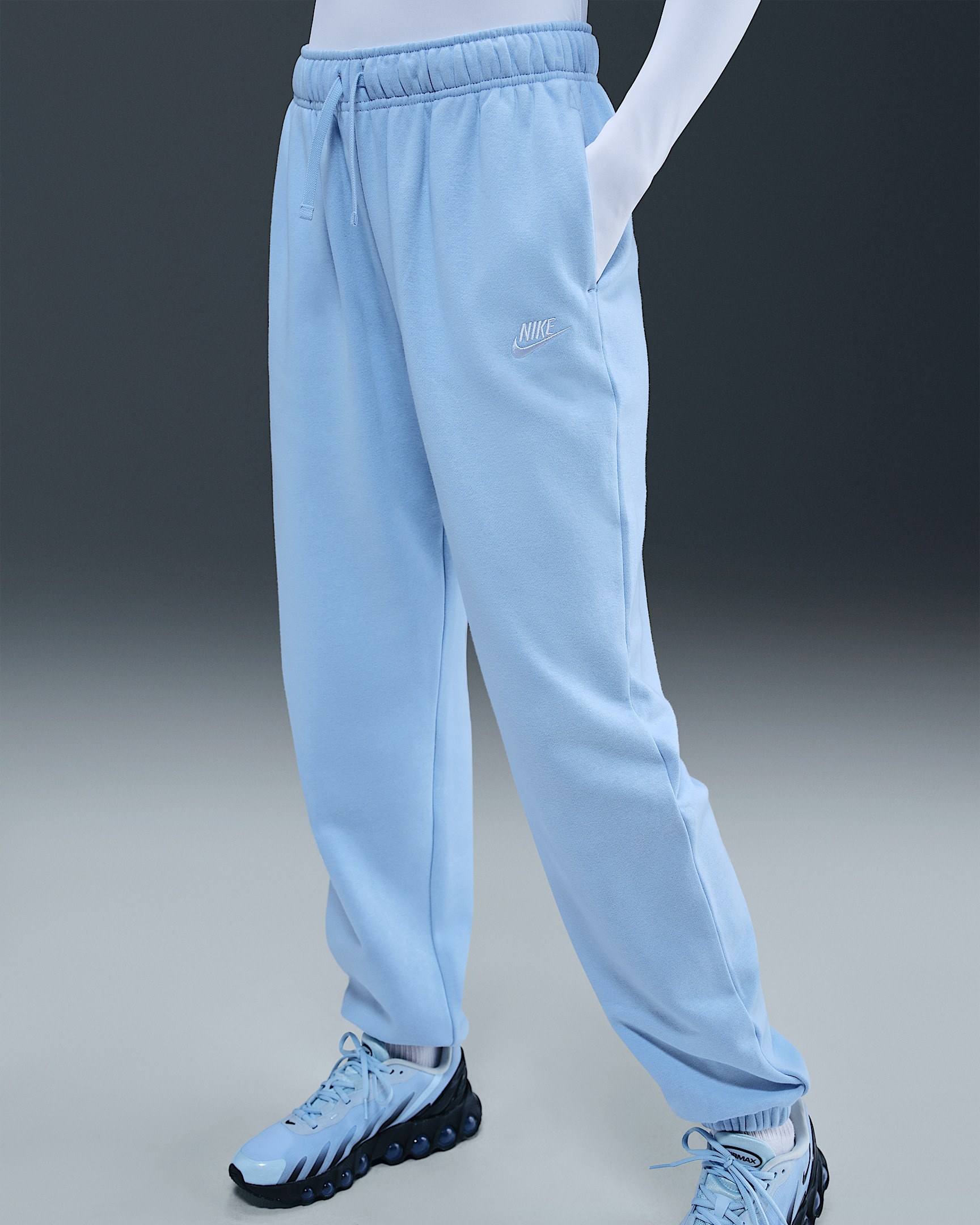 Nike Sportswear Club Fleece Women's Mid-Rise Oversized Sweatpants - 2
