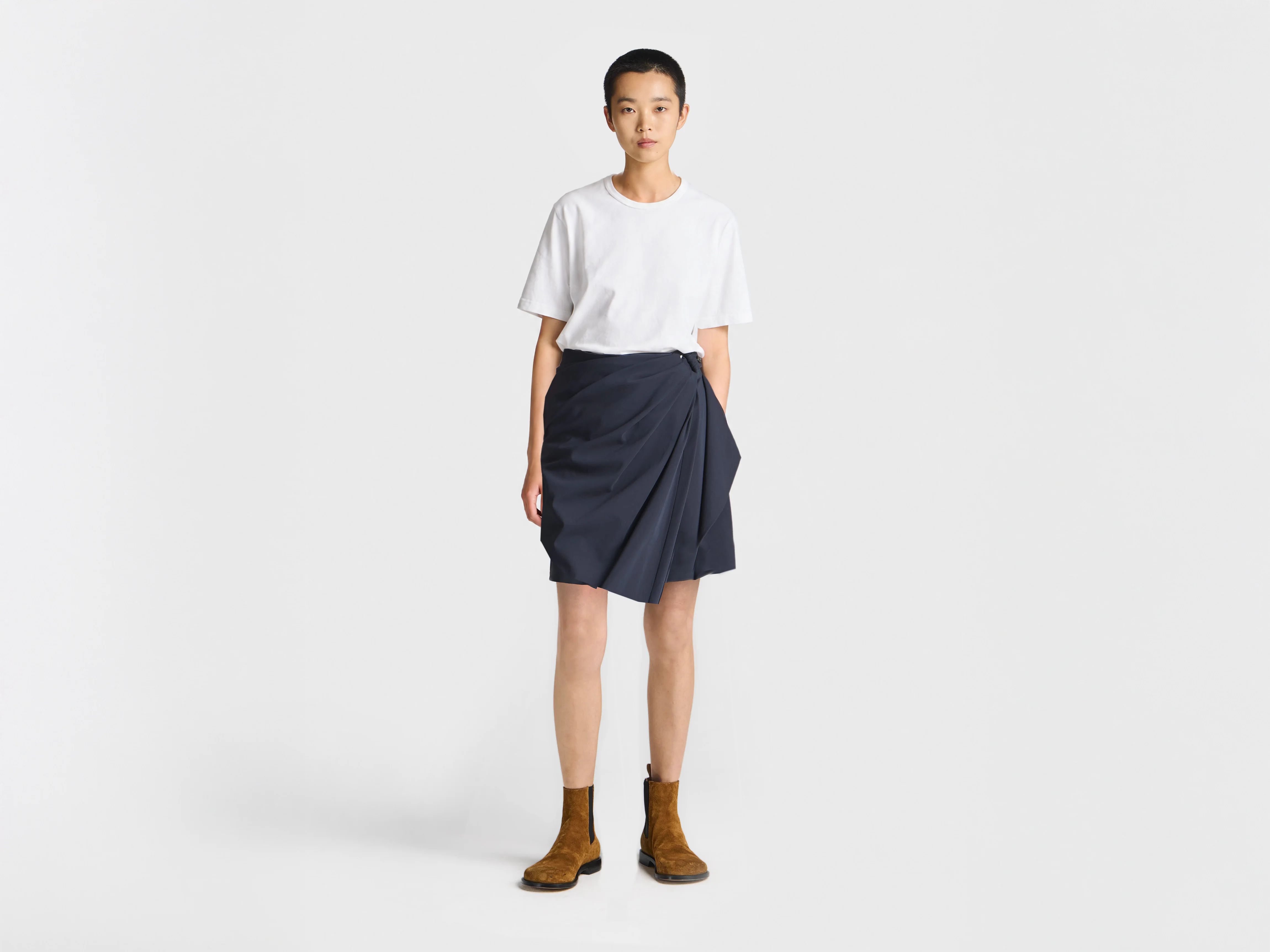 WOMENS TAILORED SHORTS IN NAVY - 1