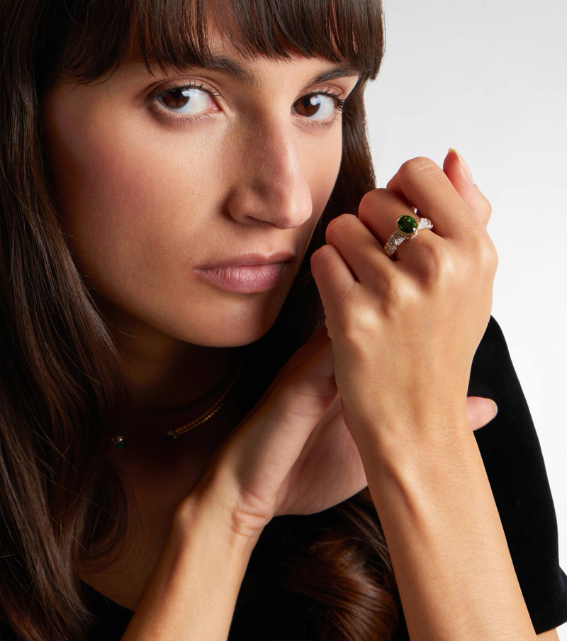 Marina B Ondine 18kt yellow gold ring with diamonds and green tourmaline outlook