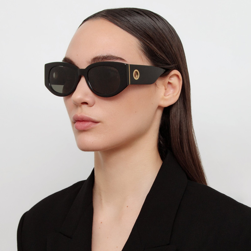 LINDA FARROW THE DEBBIE | D-FRAME SUNGLASSES IN BLACK (C1) outlook