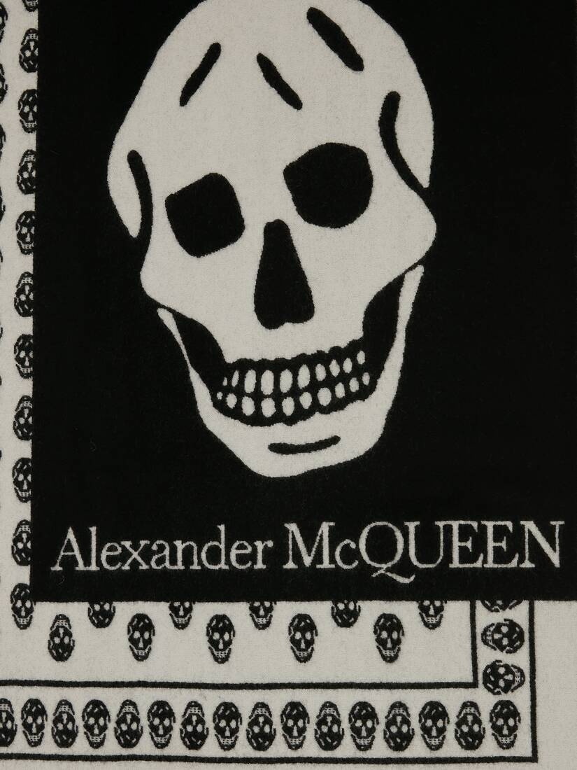 Oversize Skull On Skull Scarf in Black/ivory - 4