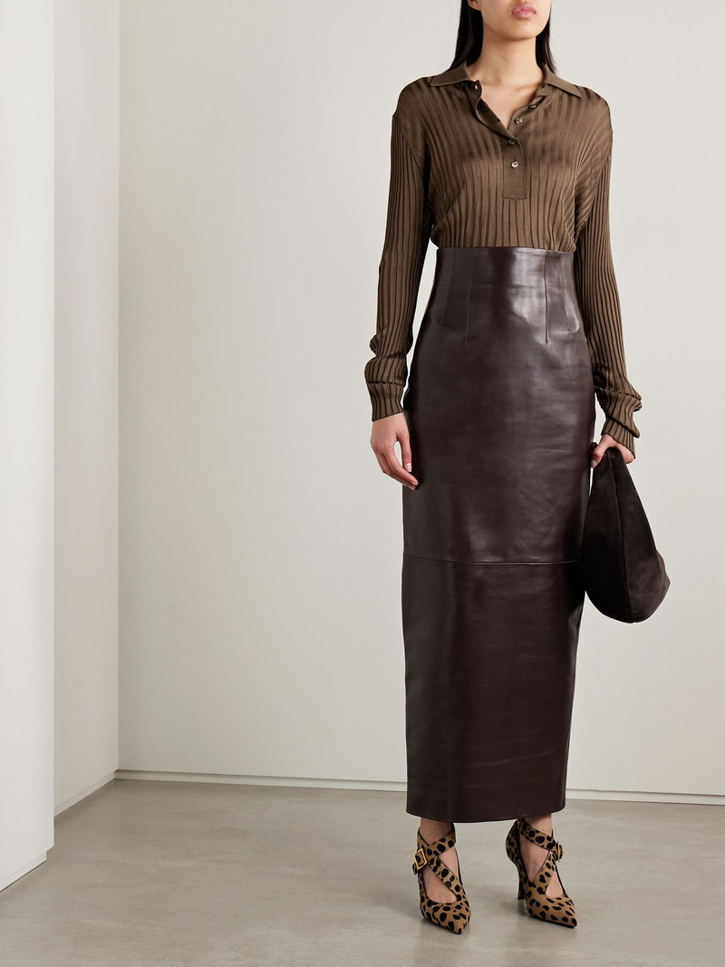 KHAITE Vin ribbed-knit polo shirt Dark brown outlook