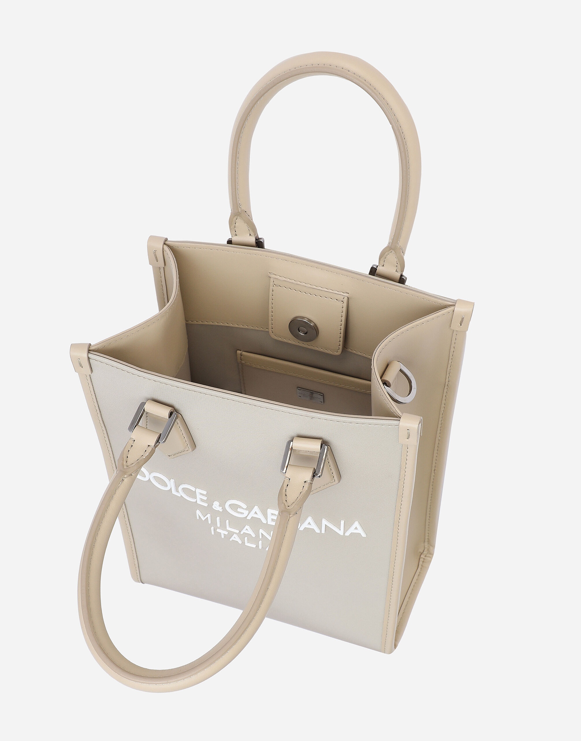 Small nylon bag with rubberized logo - 5