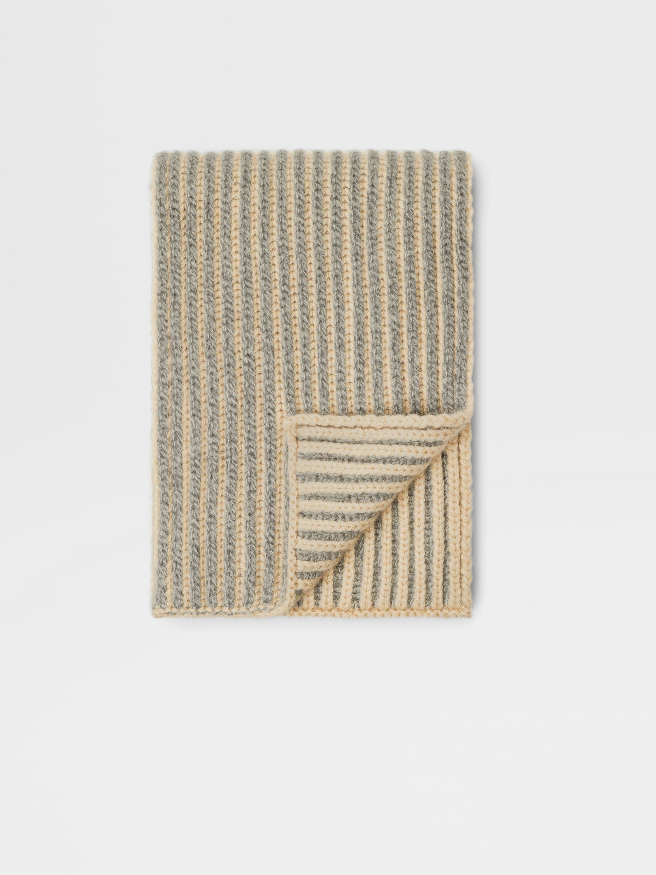 LIGHT BEIGE AND WHITE OASI CASHMERE SCARF 1