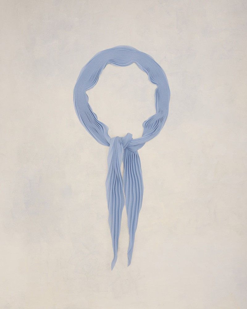 PLEATED DIAMOND SHAPED SCARF 1