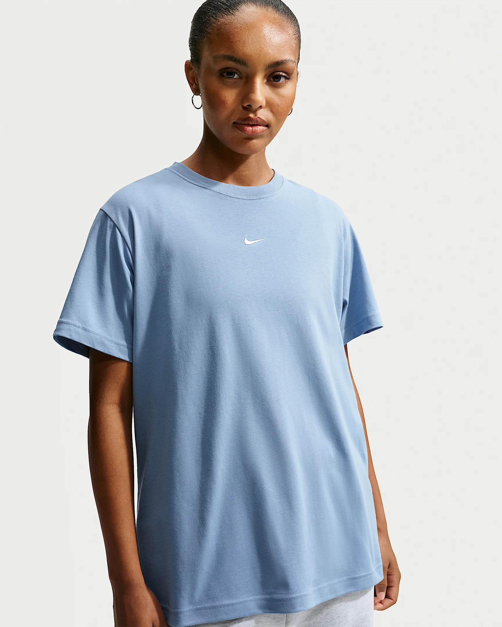 Nike Sportswear Classic Women's Oversized T-Shirt - 1
