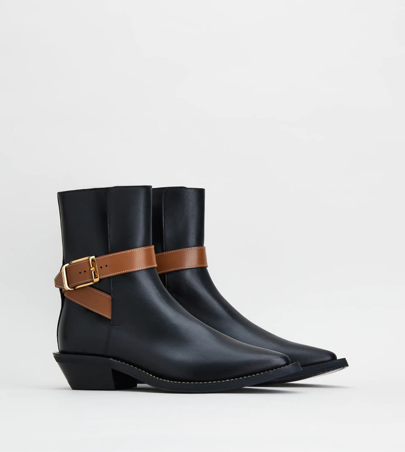 Tod's ANKLE BOOTS IN LEATHER - BLACK outlook