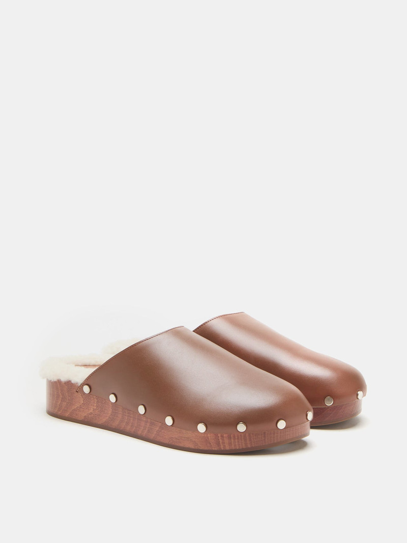 LE MONDE BÉRYL Agnes Sabot / Nougat Leather Cream Shearling outlook