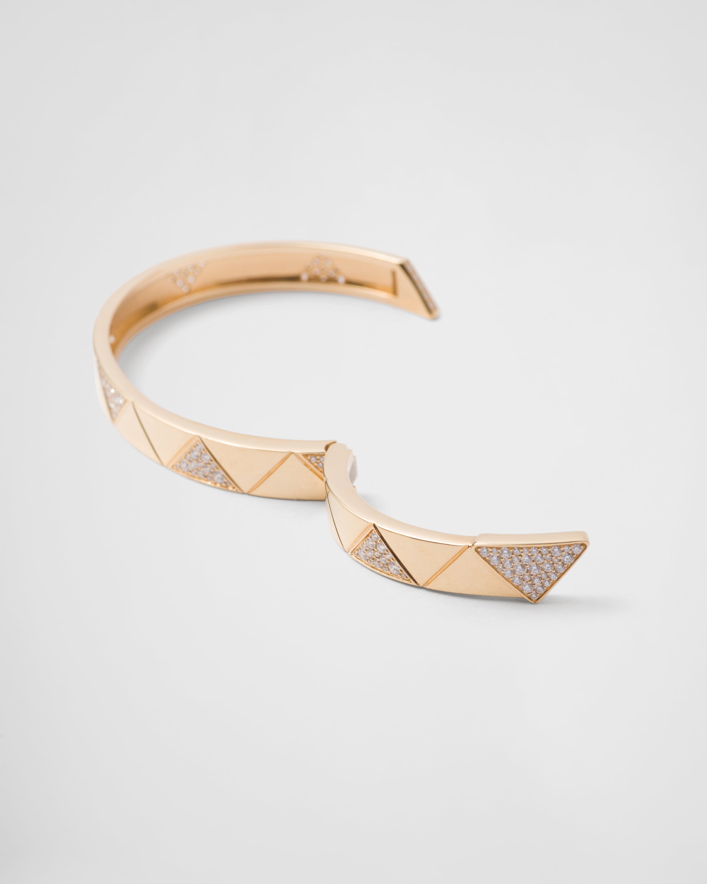 Eternal Gold bangle bracelet in yellow gold with pavé diamonds - 5