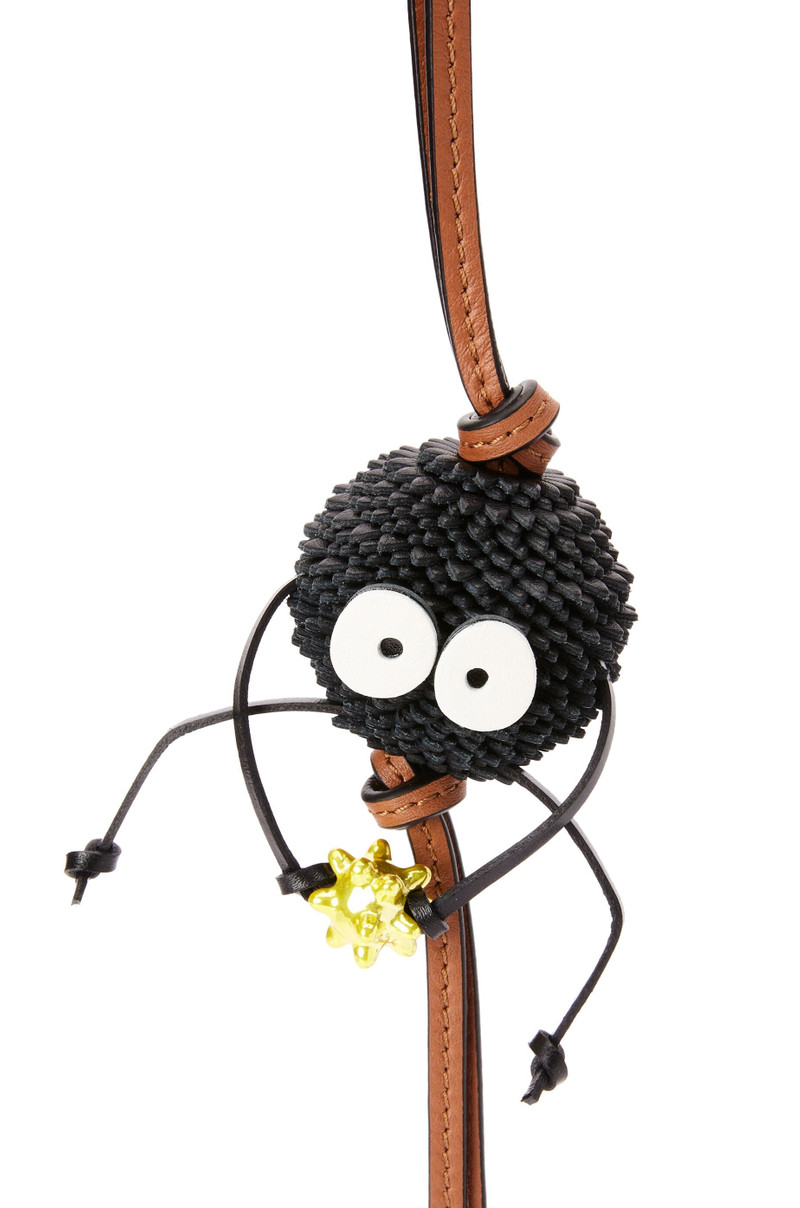 Loewe Susuwatari charm in classic calfskin outlook
