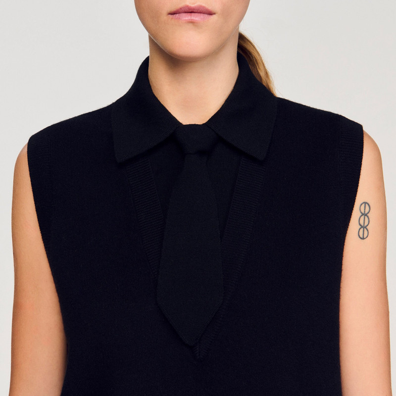 DETACHABLE TIE-NECK SWEATER 4