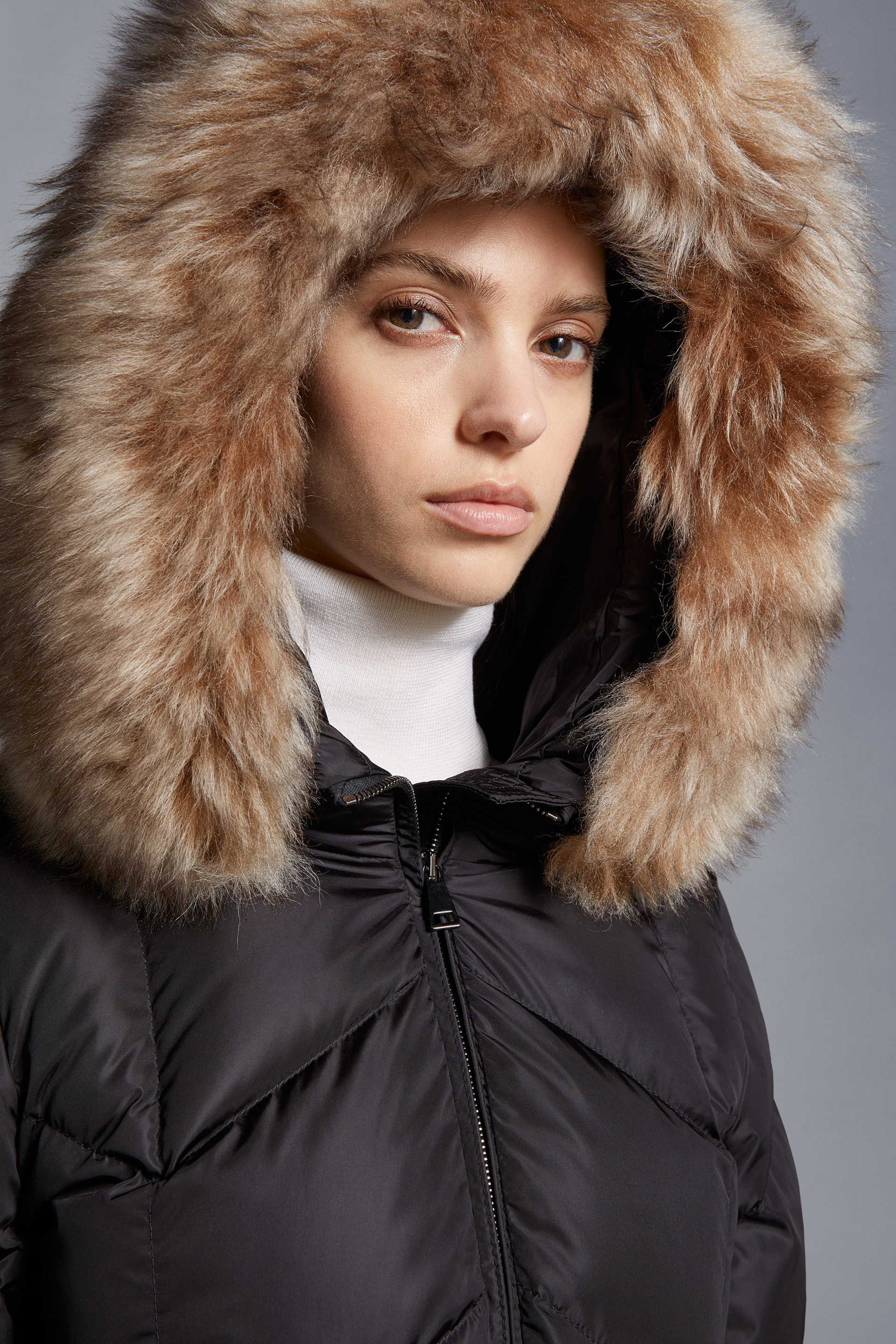 MONCLER 2023/24秋冬 ファー/フード付きダウンジャケット LORIOT MONCLER] Loriot ショート ダウンジャケット ファー付き フード