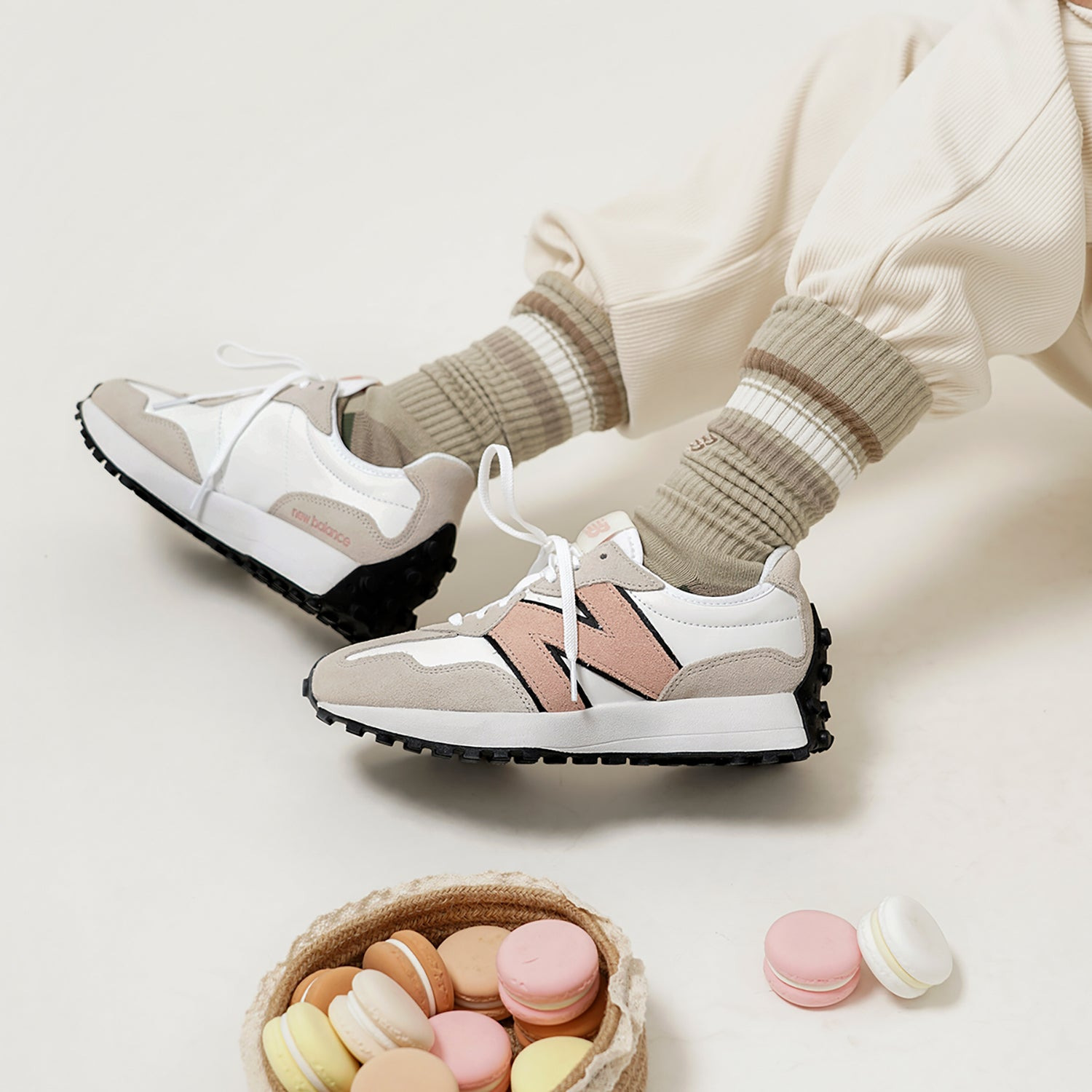 (WMNS) New Balance 327 'White Pink Haze' WS327LR - 10