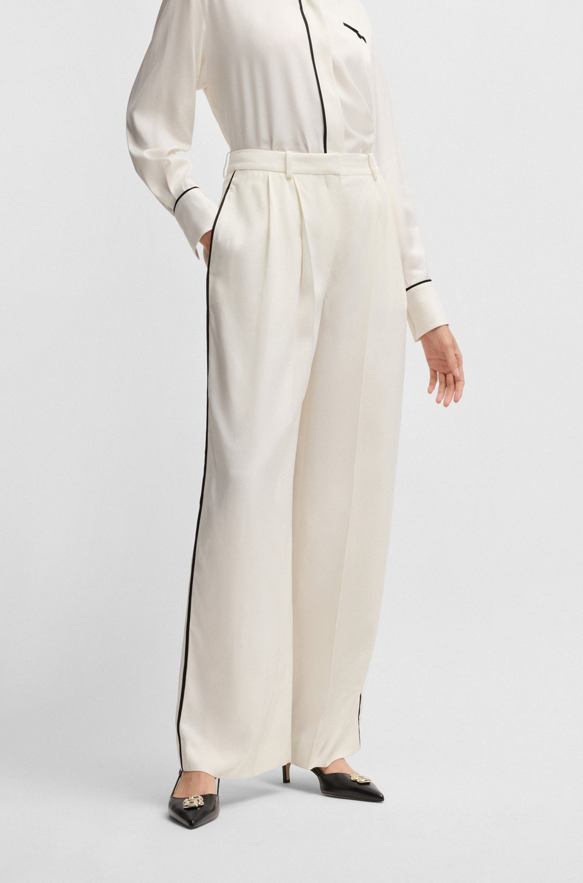 RELAXED-FIT TROUSERS WITH A WIDE LEG - 2