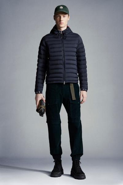 Moncler Eus Short Down Jacket outlook