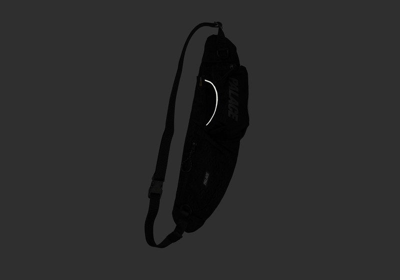 PALACE CORDURA Y-RIP BOTTLE PACK BLACK outlook