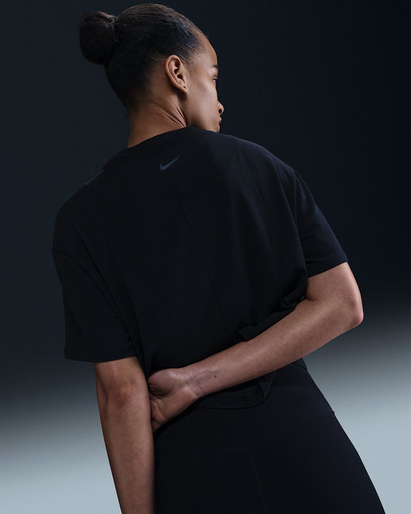 Nike Nike One Relaxed Women's Dri-FIT Cropped Short-Sleeve Top outlook