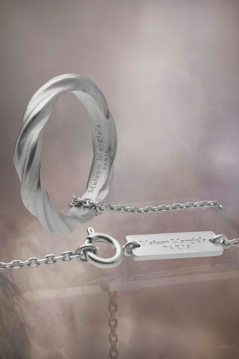 Timeless ring necklace 3