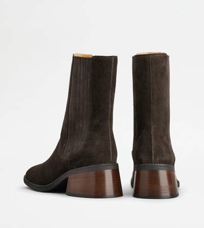 Tod's TOD'S CHELSEA BOOTS IN SUEDE - BROWN outlook