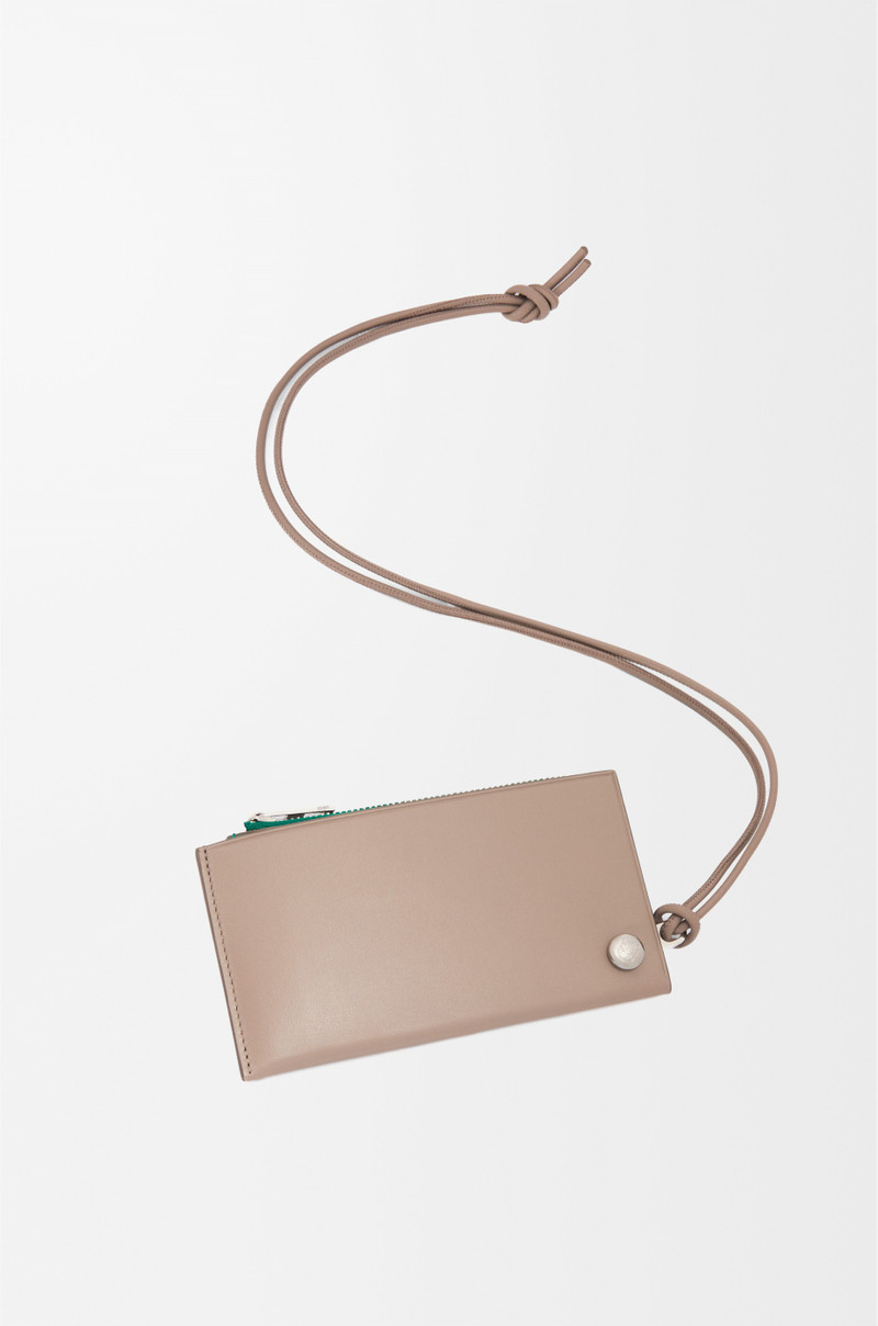 Pebble Slider coin cardholder in shiny nappa calfskin 3