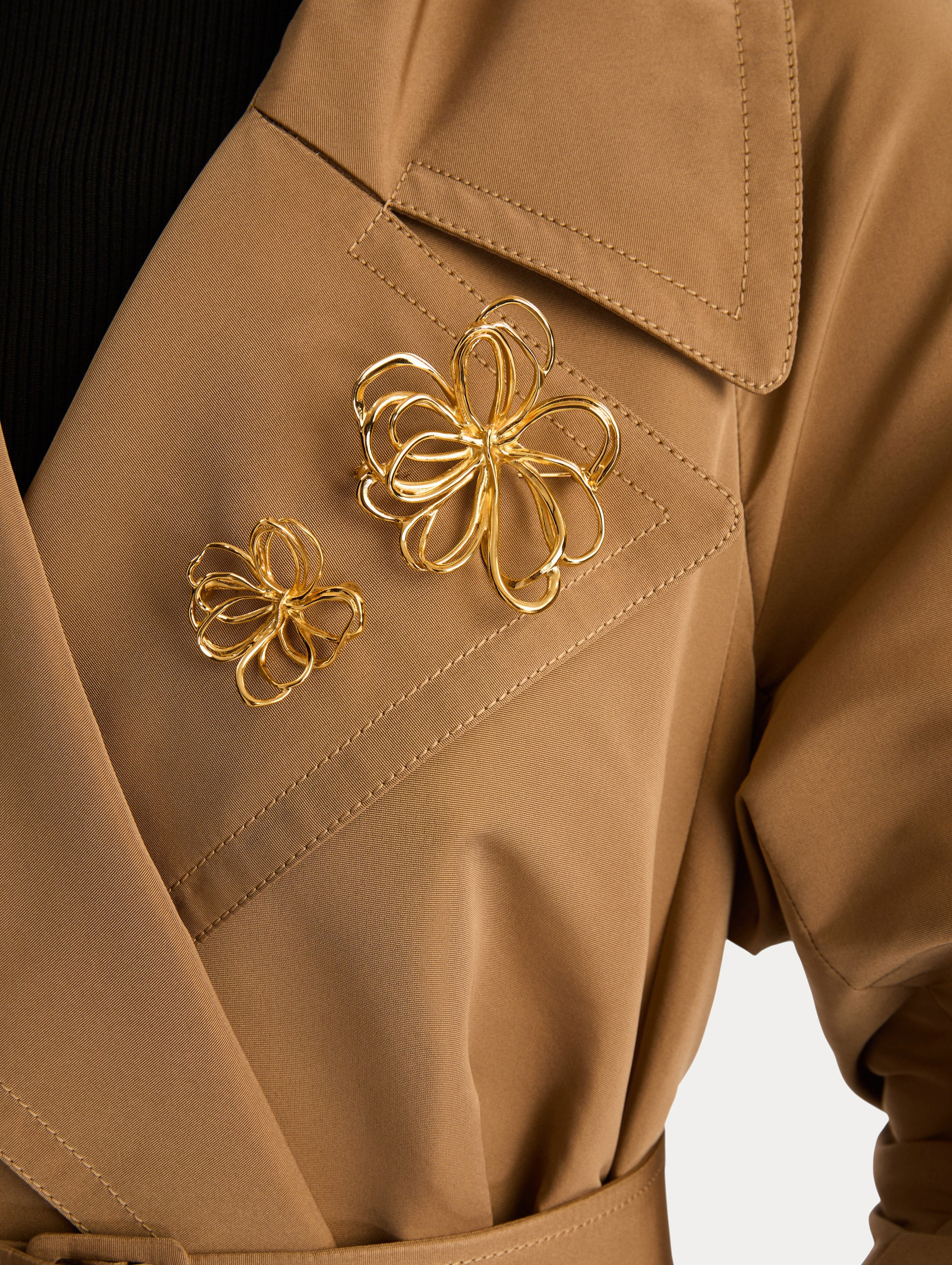 LARGE THREADED FLOWER BROOCH - 2
