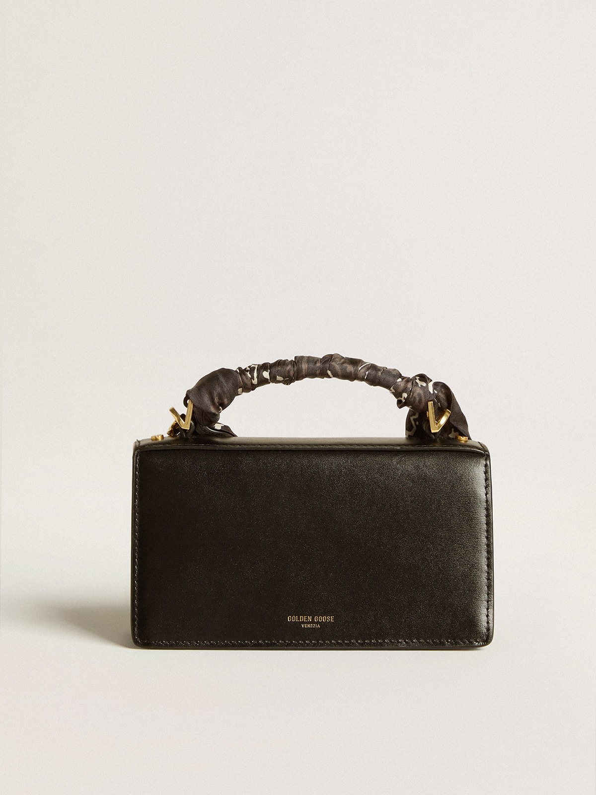 Small Venezia Bag in black boarded leather with silk scarf and charm - 3