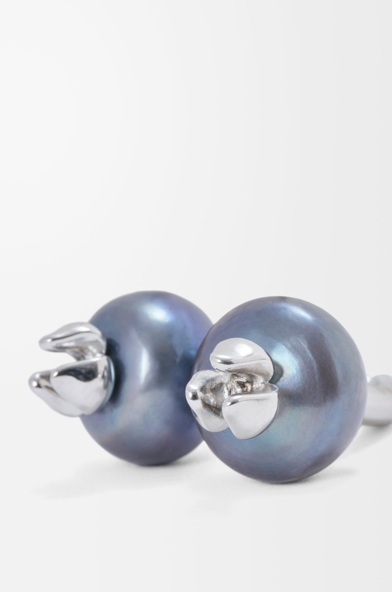 Blueberry earrings in sterling silver and pearl 3