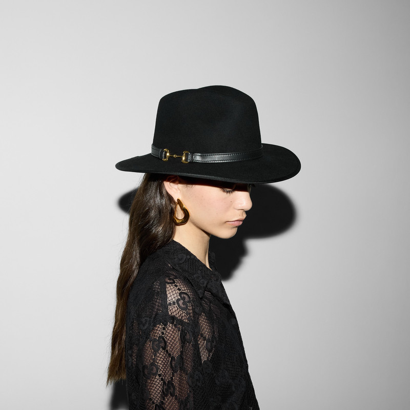 Wool hat with leather detail 3