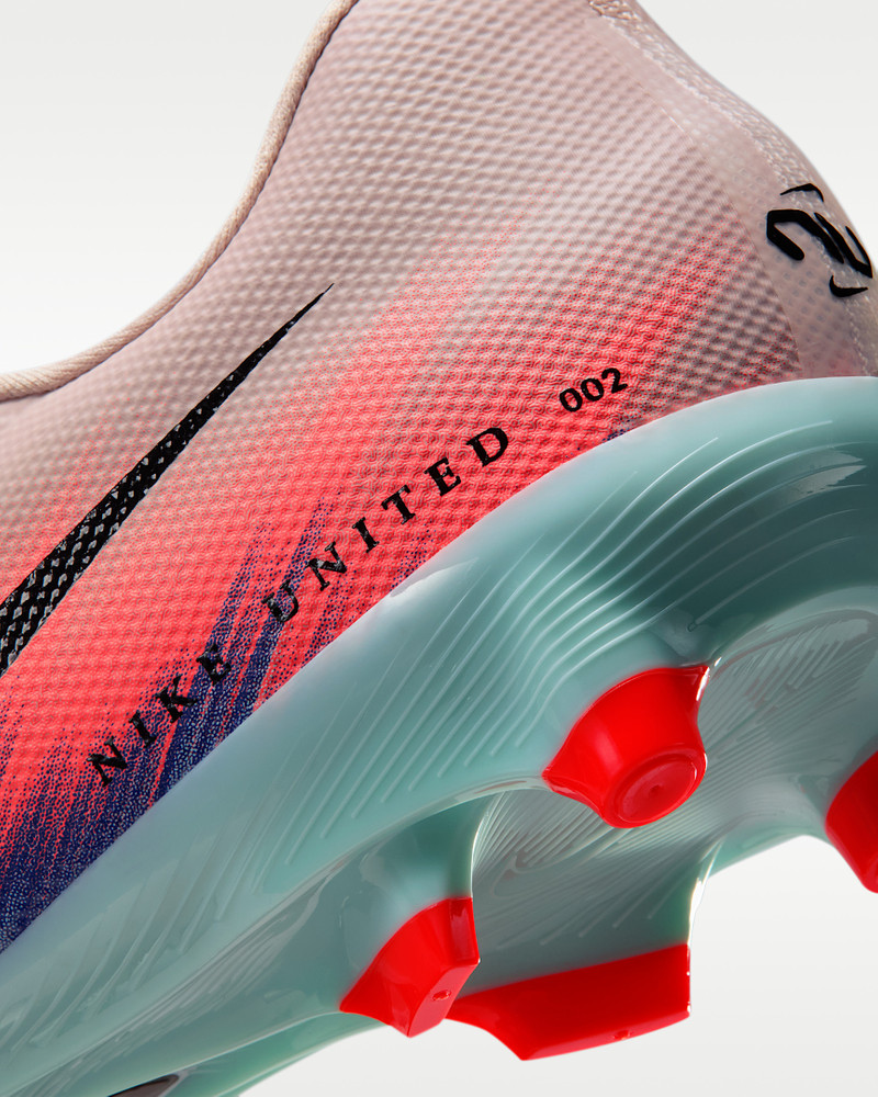 Nike United Mercurial Vapor 16 Academy Multi-Ground Low-Top Soccer Cleats 9