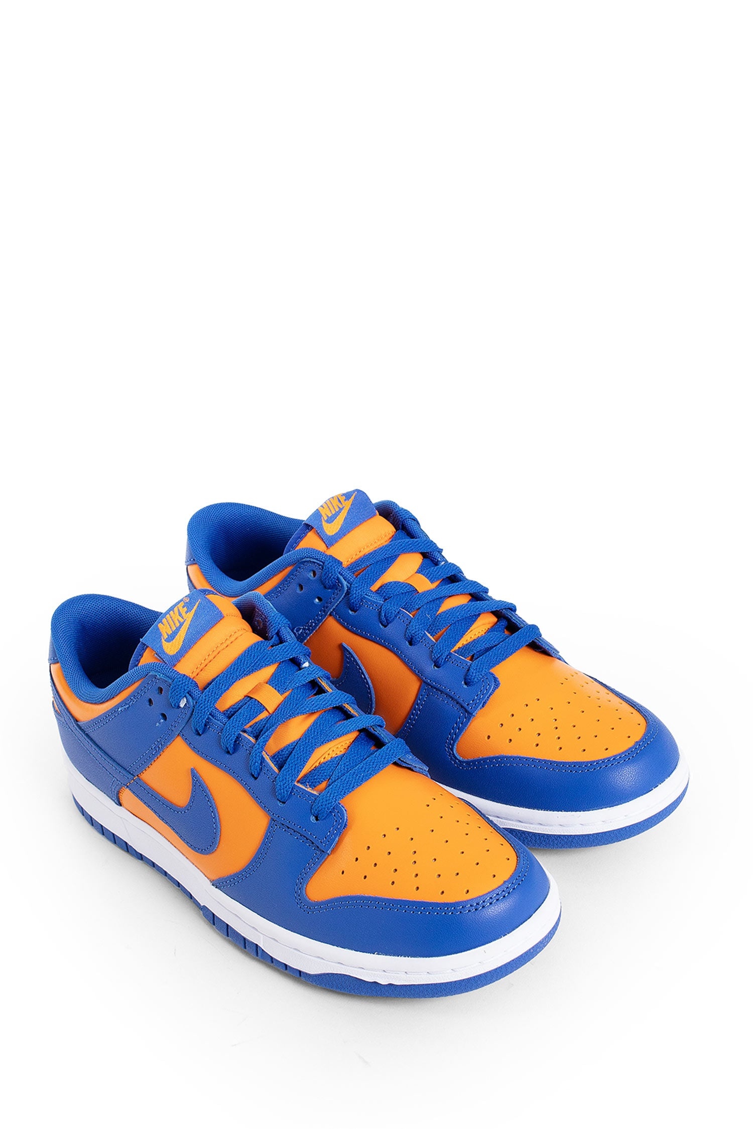 Dunk-Low-Retro-Knicks-Sneakers - 6